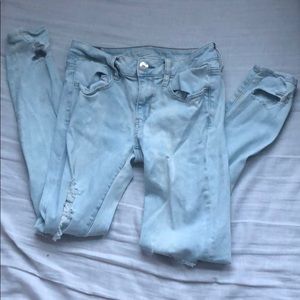 AEO RIPPED SKINNY JEANS